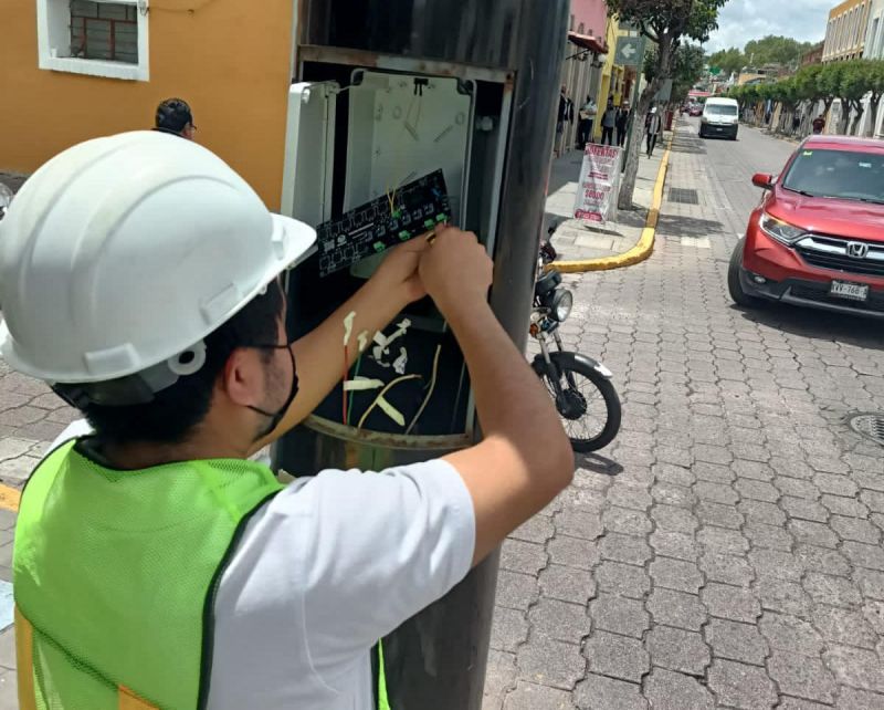 Avanza reparación de semáforos en Tlaxcala Capital